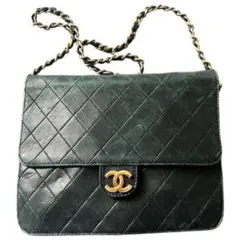 CHANEL ブラック ショルダーバッグ　マトラッセ