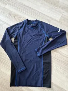 NIKEナイキ　ラッシュガード　ネイビー　キッズ 170 学校　水泳