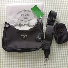 PRADA Re-Edition2005モデル。 ノベルティショルダーバッグ