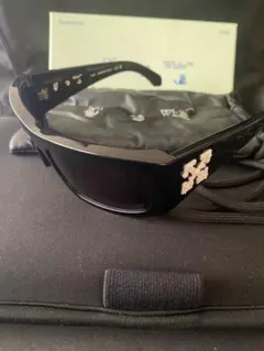新品未使用　off-white オフホワイト　Joseph スクエア　サングラスのサムネイル