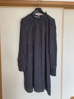 コトニエ　花柄スモックドレスのサムネイル