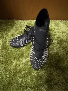 PREDATOR FREAK.1 サッカーシューズ ブラック/ホワイトのサムネイル