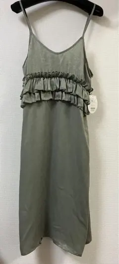 新品タグ付き‼️フリル付きグリーンキャミワンピース M