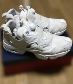 リーボック インスタポンプフューリー ホワイト