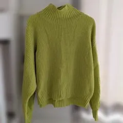 BEAMS HEART ライムグリーン タートルネックニット