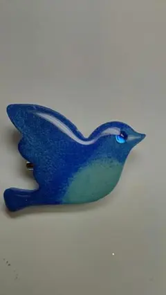 青と緑の鳥のブローチ