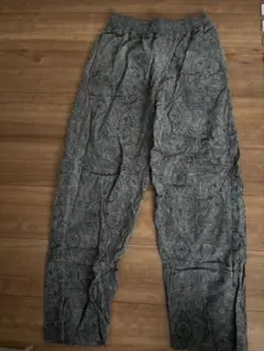 ペイズリー柄　パンツ　美品のサムネイル