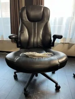 黒の合成皮革オフィスチェア