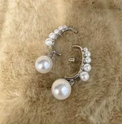 パール付きシルバーピアス イヤーラップピアス個性的 フェイクパールカフピアス