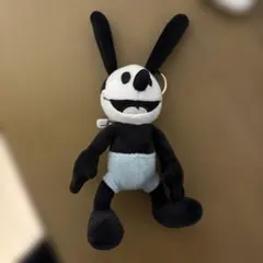 オズワルド・ザ・ラッキー・ラビット 腕にくっつく ぬいぐるみ - メルカリ