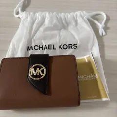 MICHAE KORS 二つ折り財布のサムネイル