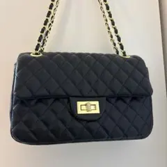 ブラックキルティングショルダーバッグ