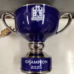 MLTT チャンピオンシップ 2025 トロフィー