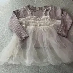 リブニットとチュールのシャツ