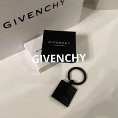 お値下げしました☺︎ GIVENCHY ブラック チャーム 非売品