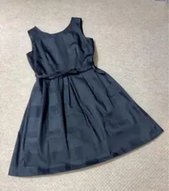 ブルーレーベルクレストブリッジのブラック ノースリーブ ワンピース　チェック