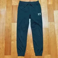 アンダーアーマー　ジャージ　ブラック　150 160 下