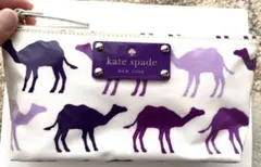 [新品•未使用] kate spade ポーチ ラクダ柄 ホワイト パープルのサムネイル