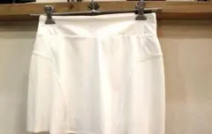 ナイキ　ホワイトゴルフスカート サイドポケット付き