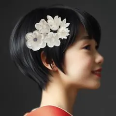 つまみ細工　縮緬　花　ヘアコーム　ホワイト　白　着物　振袖　髪飾り　日本伝統