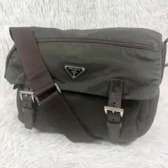 PRADA プラダ ショルダーバッグ クロスボディバッグ 三角ロゴ 斜め掛け