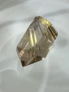 ルチルクォーツ 置物