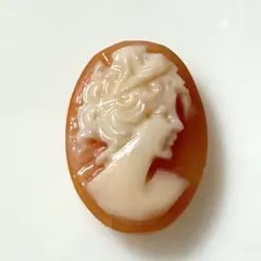 シェルカメオ風 ブローチ 女性横顔モチーフ - メルカリ