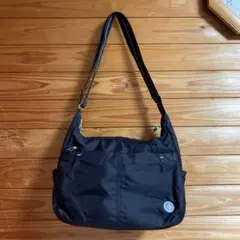 adidas ブラック ショルダーバッグブラック