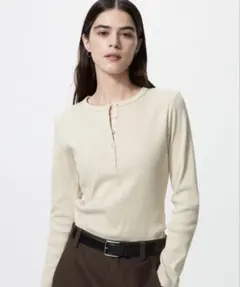 【UNIQLO】リブヘンリーネックT M ナチュラル　ユニクロ