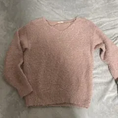 GU 薄いピンク Vネック長袖ニット