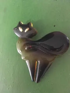 猫 ブローチ
