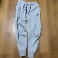 NIKE テックフリースグレー　M