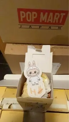 【正規品】 ラブブ ぬいぐるみ アルファベット PIN FOR LOVE 【H】