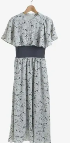 マジェスティックレゴン　パピヨンスリーブ花柄ワンピースМ