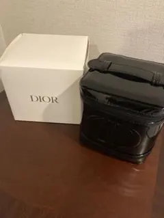 ディオール　ノベルティ　エナメル　バニティポーチ　ブラック紙袋付き