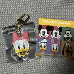 ディズニーストア シークレットチャーム デイジー