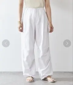 earthy ホワイト カーゴパンツ サイドポケット付き