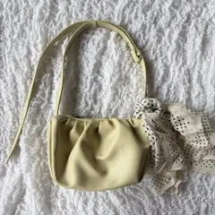 美品　バターイエロー　ワンハンドルバッグ ハンドバッグのサムネイル