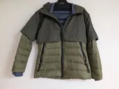 adidas フード付きダウンジャケット オリーブ