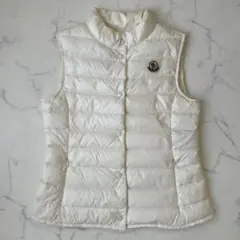 モンクレール 2021年モデル リアーネ ダウンベスト ワッペン ホワイト