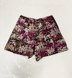 ジネス　花柄 ショートパンツのサムネイル