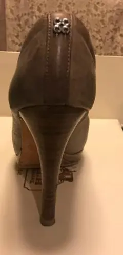 ポインテッドトゥ パンプス