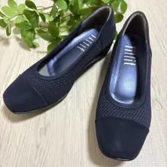 【美品】fitfit フィットフィット 撥水バイカラー パンプス ネイビーのサムネイル