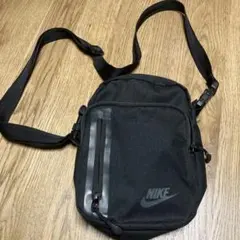 NIKE ブラック ショルダーバッグのサムネイル