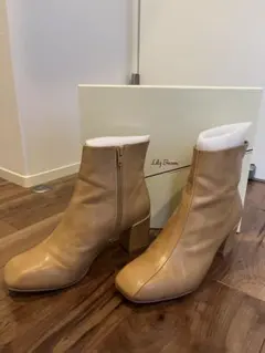 最終価格Lily Brown ベージュ レザー ショートブーツ　サイズM