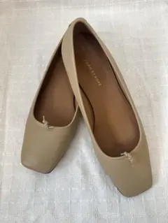 ADAM ET ROPE スクエアトゥフラットパンプス　ベージュ