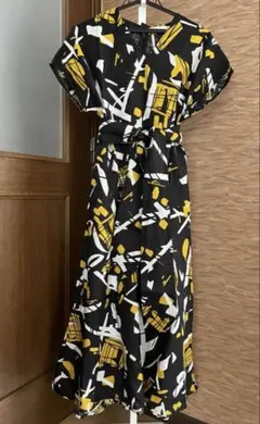 【新品】DoCLASSE （ドゥクラッセ） フレンチリネン・ベルト付きワンピースのサムネイル