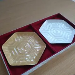 【七宝焼】【新品　未使用】金色と銀色の六角形皿 2枚セット