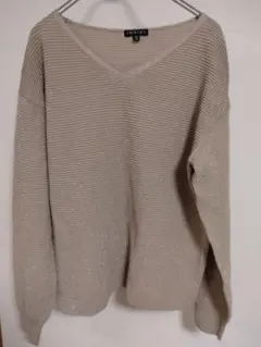 インディヴィのベージュのプルオーバー