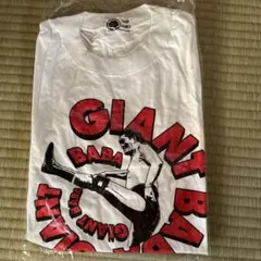 giant Tシャツ